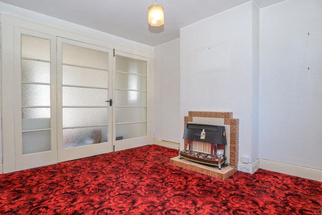 15, Alexander Road, Coulsdon photo 4