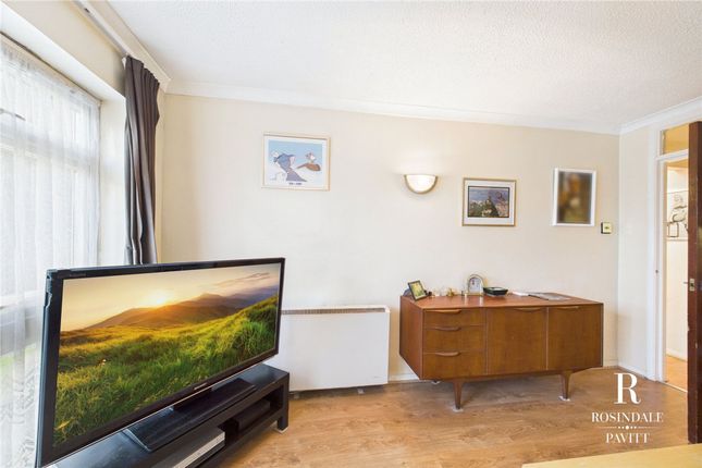 Flat 4, 5 Brambledown Road, Wallington photo 3