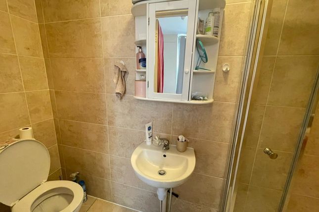 127B, West Wycombe, High Wycombe photo 4
