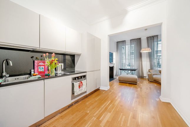37, Beauchamp Place, London photo 3