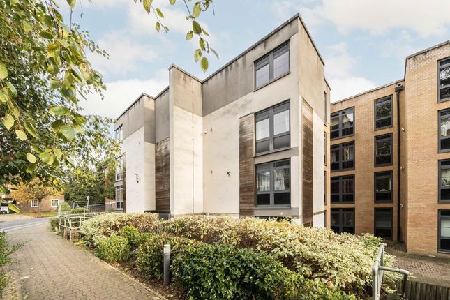 Flat 68, Hannay House, 23, Scott Avenue, London photo 4