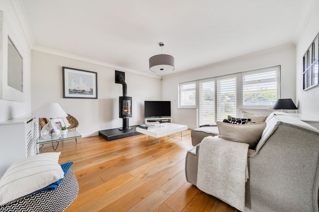 Solent, East Bracklesham Drive, Chichester photo 5