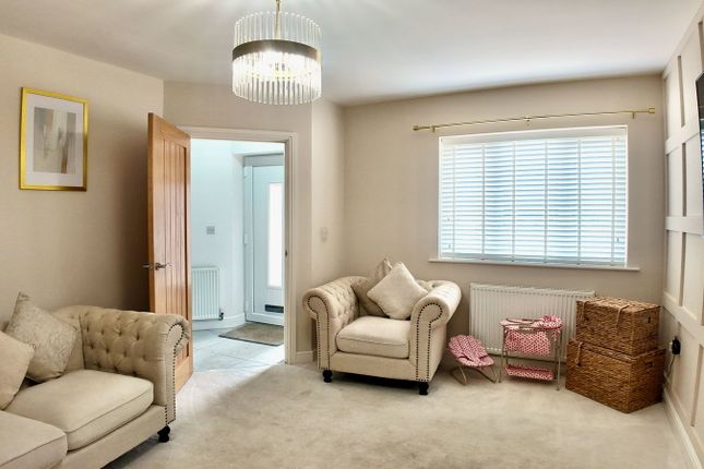 15, Glan-yr-Afon Lane, Blackwood photo 3