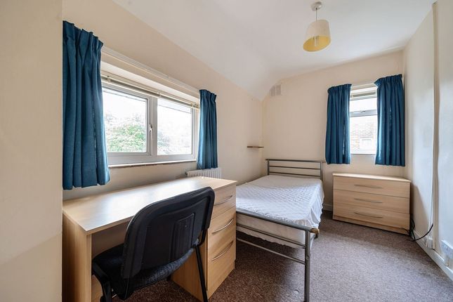 Room to rent in Wavell Way, Stanmore, Winchester