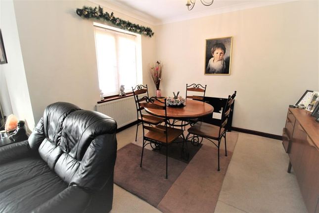 48a Flemming Crescent, Flemming Crescent, Leigh-on-Sea photo 4