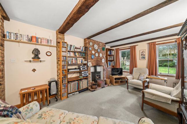 1 Poplar Cottages, Farnborough Common, Orpington photo 2