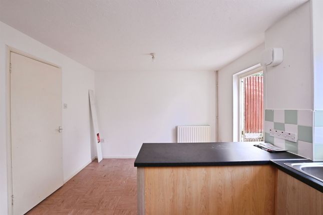 71, Walburton Way, Waterlooville photo 4