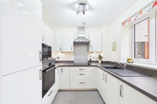 8 Hardwick Grange, Cop Lane, Penwortham photo 4