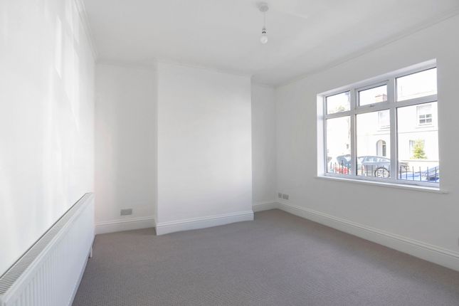 93, Naunton Crescent, Cheltenham photo 5