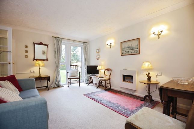 5, Swan Court, Stratford-upon-Avon photo 2