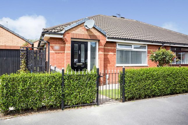 Thumbnail Semi-detached bungalow for sale in Dunscombe Park, Hull
