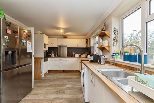 8, Mitchell Close, ABINGDON photo 2