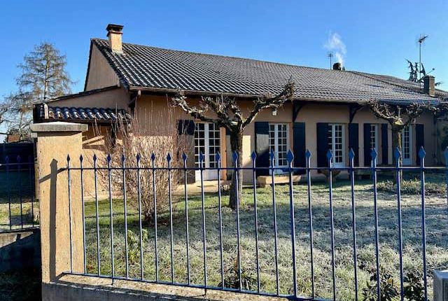 Thumbnail Bungalow for sale in Villereal, Aquitaine, 47210, France