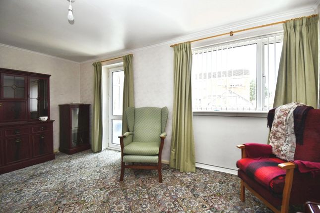 1, Reigate Close, Hull photo 2