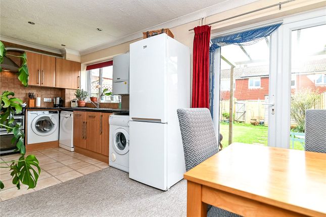 29, Larch Close, Lymington photo 3
