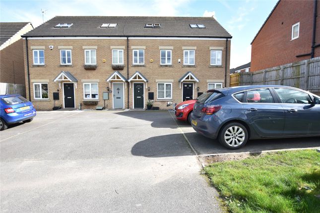 Thumbnail Town house for sale in Alder Road, Whinmoor, Leeds, West Yorkshire