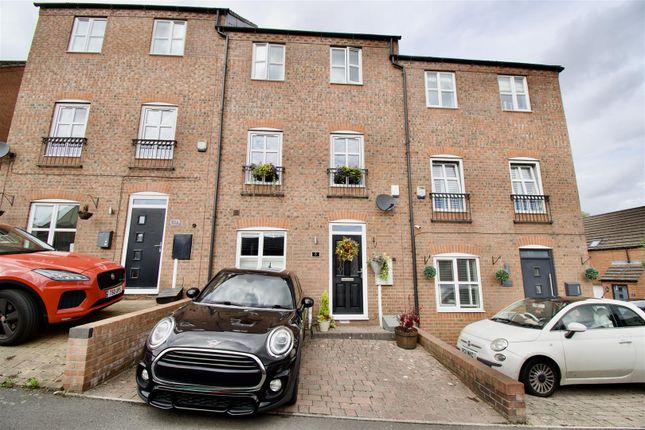 4-bed house on 8, Blacksmith Croft, Ripley, £249,950