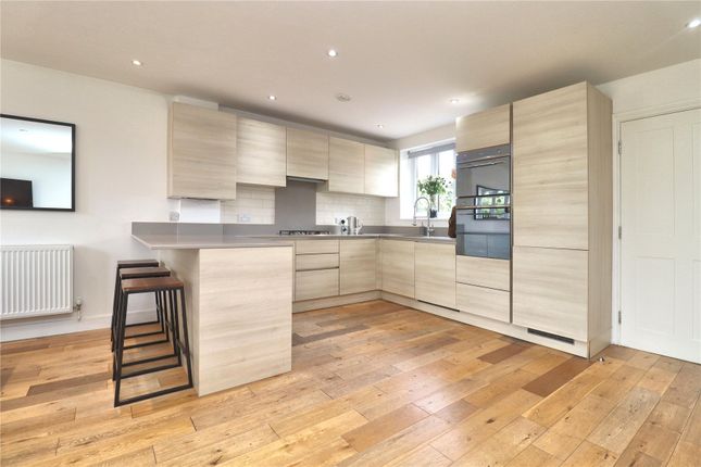 20, Ashley Court, Surrey photo 2