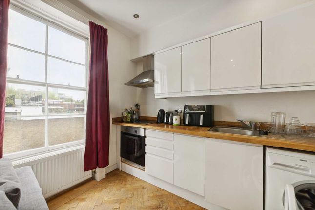 Flat to rent in Union Street, London
