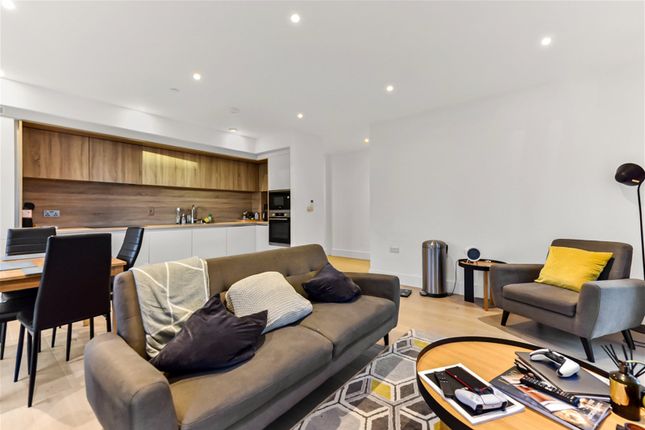 Flat for sale in Verto Building, 120 Kings Road, Reading