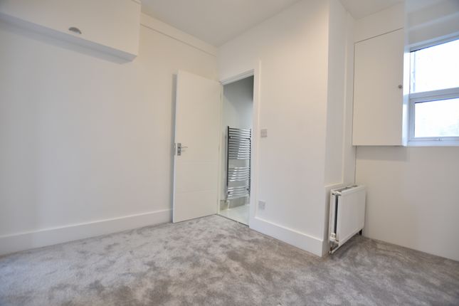 Duplex to rent in Vaughan Road, Camberwell