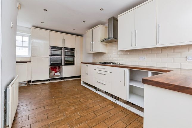 215, Catcote Road, Hartlepool photo 4