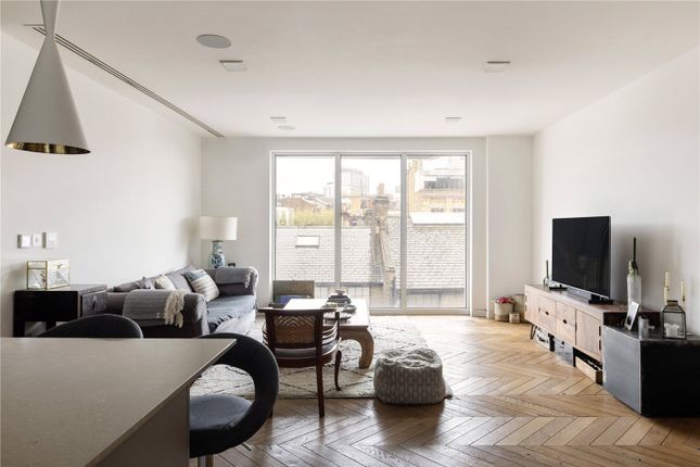 Flat for sale in Curtain Road, Shoreditch, London