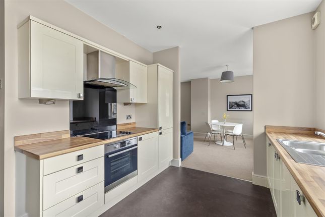 The Saltaire Suite, 14 The Crescent Apartments, Crescent Court, Ilkley photo 2