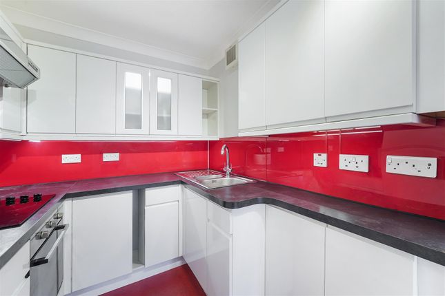 Flat 2, 30, Homewater House, Upper High Street, Epsom photo 4