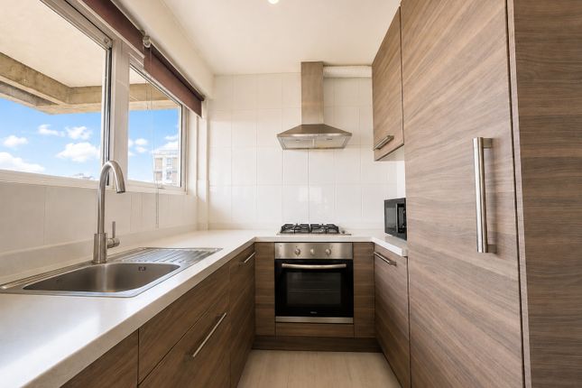 Flat 68, Amesbury Tower, Wandsworth Road, London photo 2
