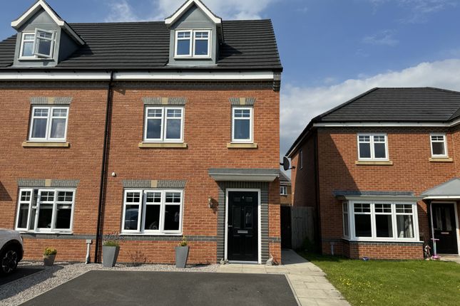 Thumbnail Town house for sale in Waterhouse Close, Claughton On Brock