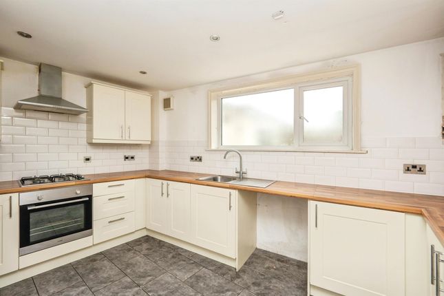 3-bed house on 396c, Chickerell Road, Weymouth, £170,000
