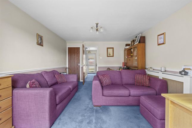 62, Lansdowne Way, High Wycombe photo 4