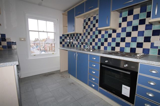 Flat to rent in Market Square, Whittlesey, Peterborough