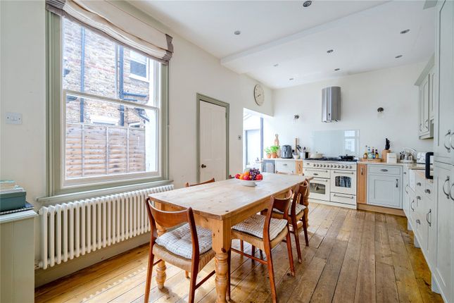 18, Weston Park, Thames Ditton photo 3