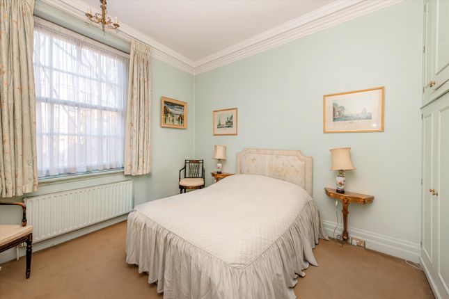 Flat for sale in Hampshire House, Hyde Park Place, London W2.