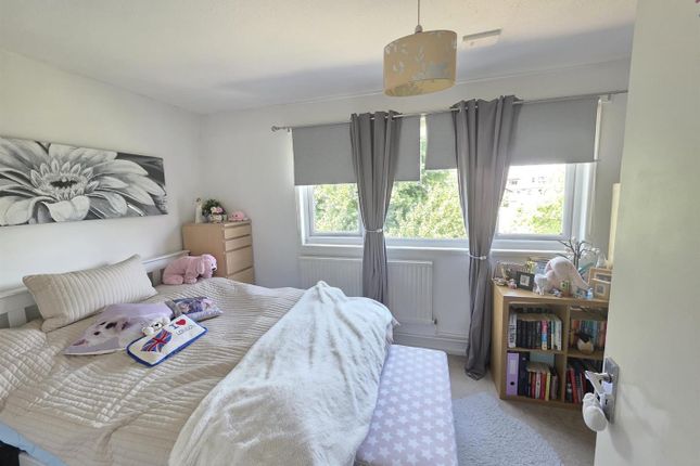5, Badburgham Court, Waltham Abbey photo 3