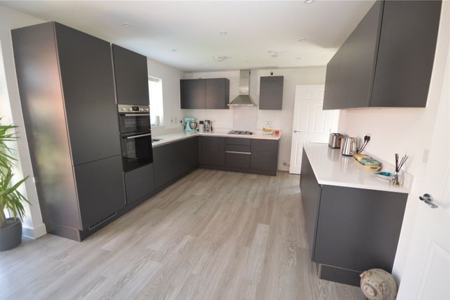 47, Skye Gardens, Dunstable photo 3