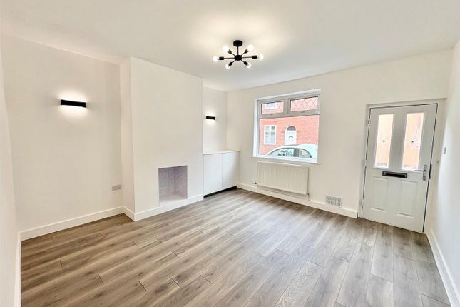27, Oak Street, Tyldesley photo 2