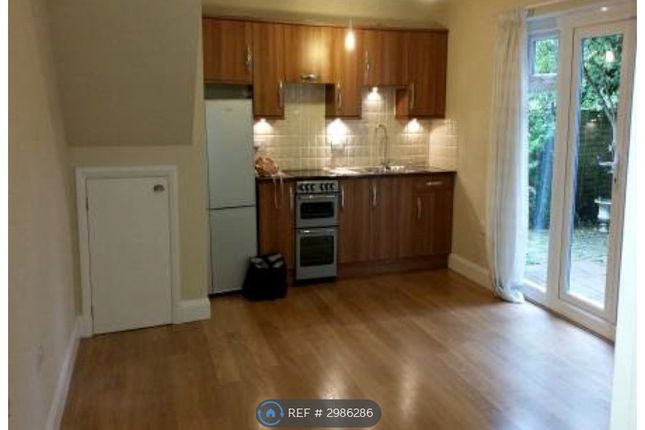 Marshalls Close, Epsom photo 5