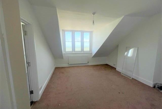 Flat 12, Norlands, 16  Beacon Hill, Herne Bay photo 3