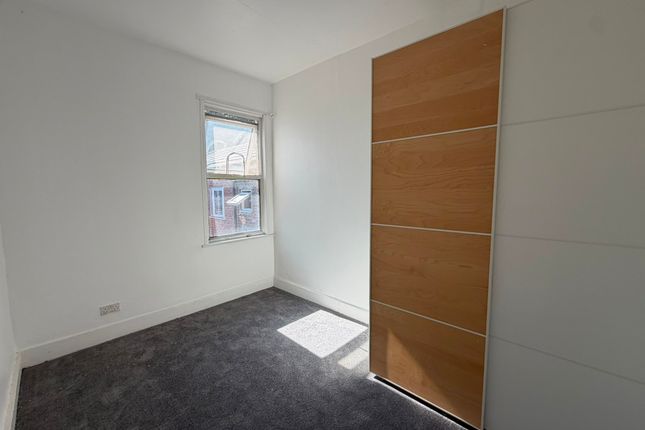 Woodlands Road, Ilford photo 5
