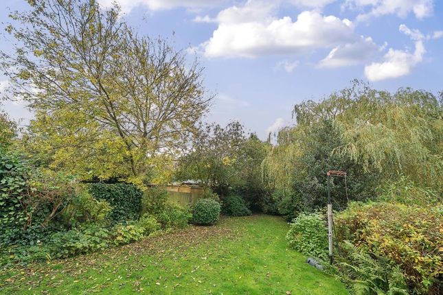 9 VICTORIA AVENUE, Victoria Avenue, London photo 2