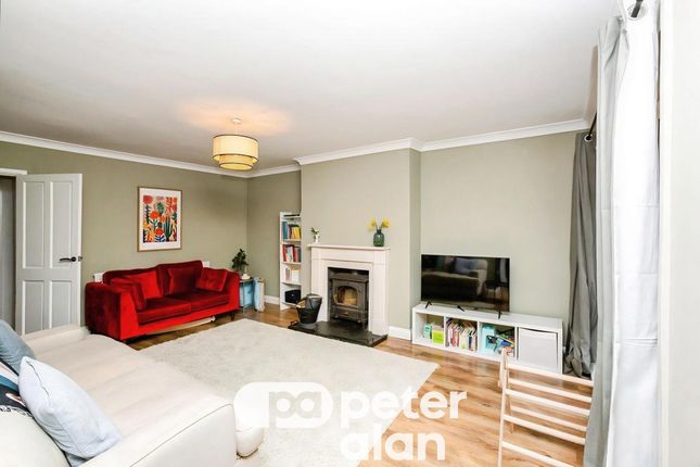 9, Beech Tree Way, Treharris photo 2