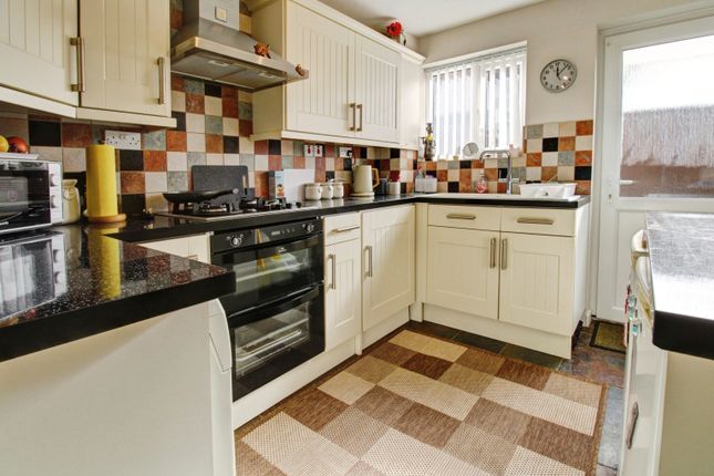 3 Giles Court, Norwich Road, Claydon photo 4