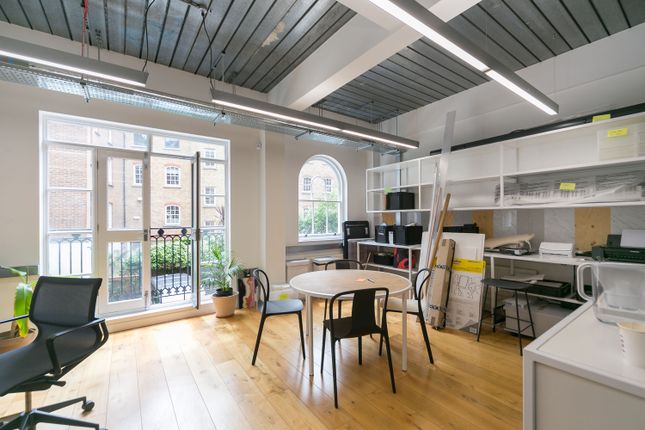Office to let in First Floor, 7 Bath Place, London