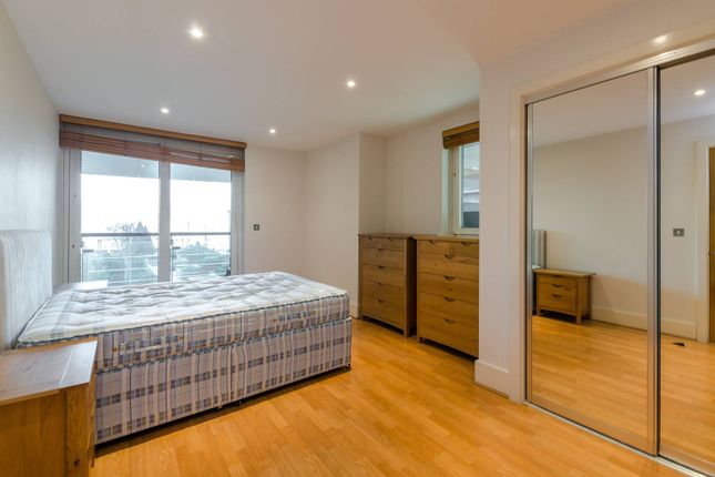 Flat for sale in Galleon House, St George Wharf, Vauxhall, London