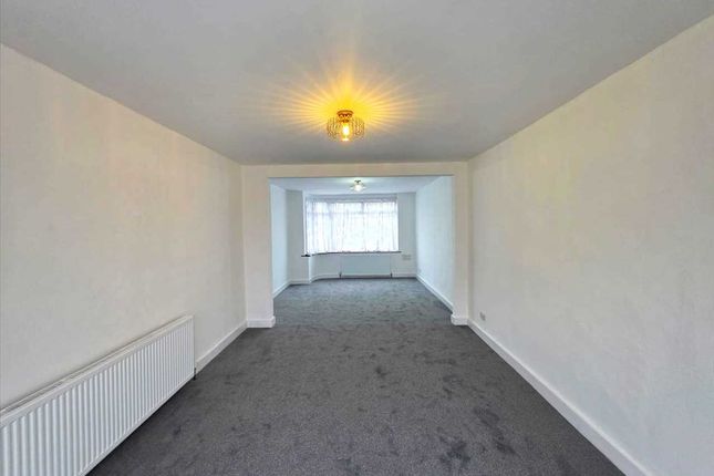 Beverley Drive, Edgware photo 3
