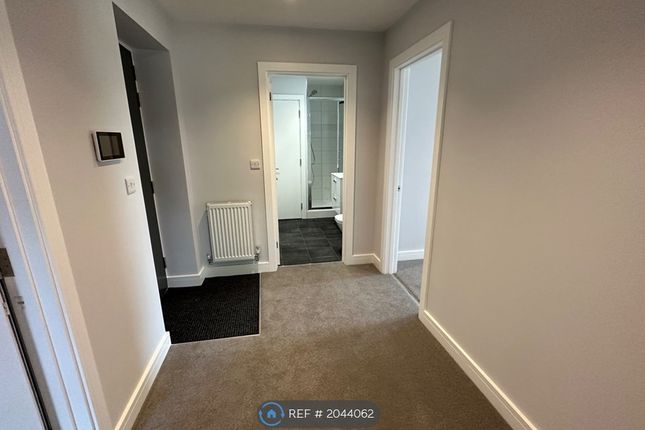 Flat to rent in Chesters Place, Tilehurst, Reading