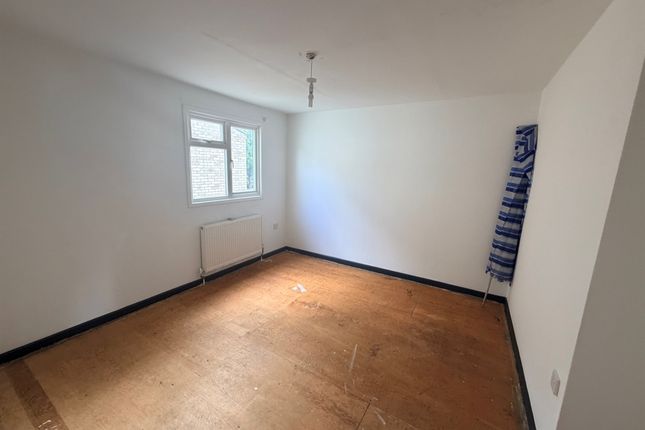 43, Ellindon, Peterborough photo 4